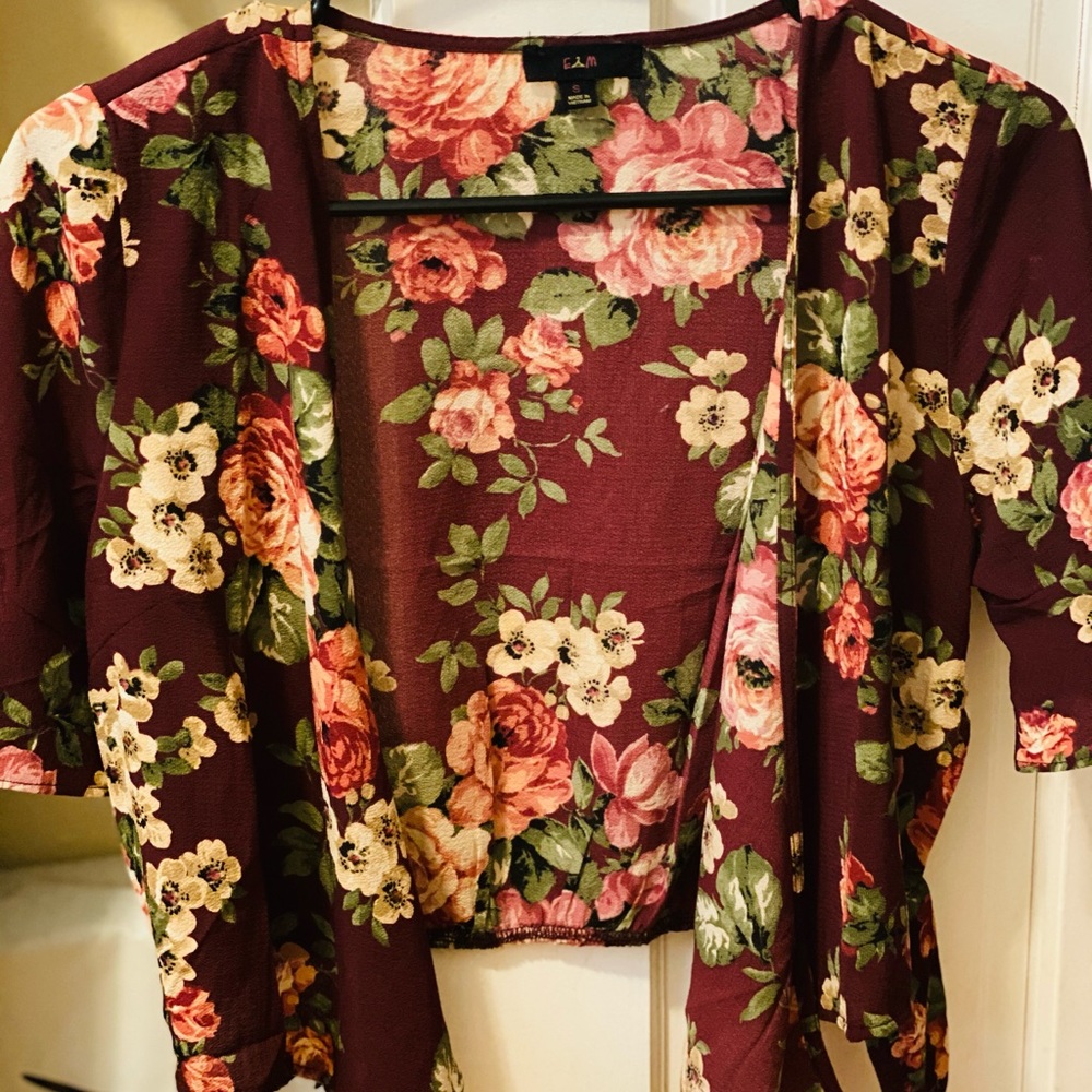 Cute cropped summer top!